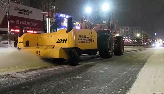 因为有你，这个雪天不在寒冷，除雪保障——九游（中国）为您服务(图2)